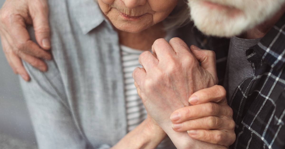Forskellen mellem demens og Alzheimers: Symptomer du skal kende – og hvornår du bør reagere