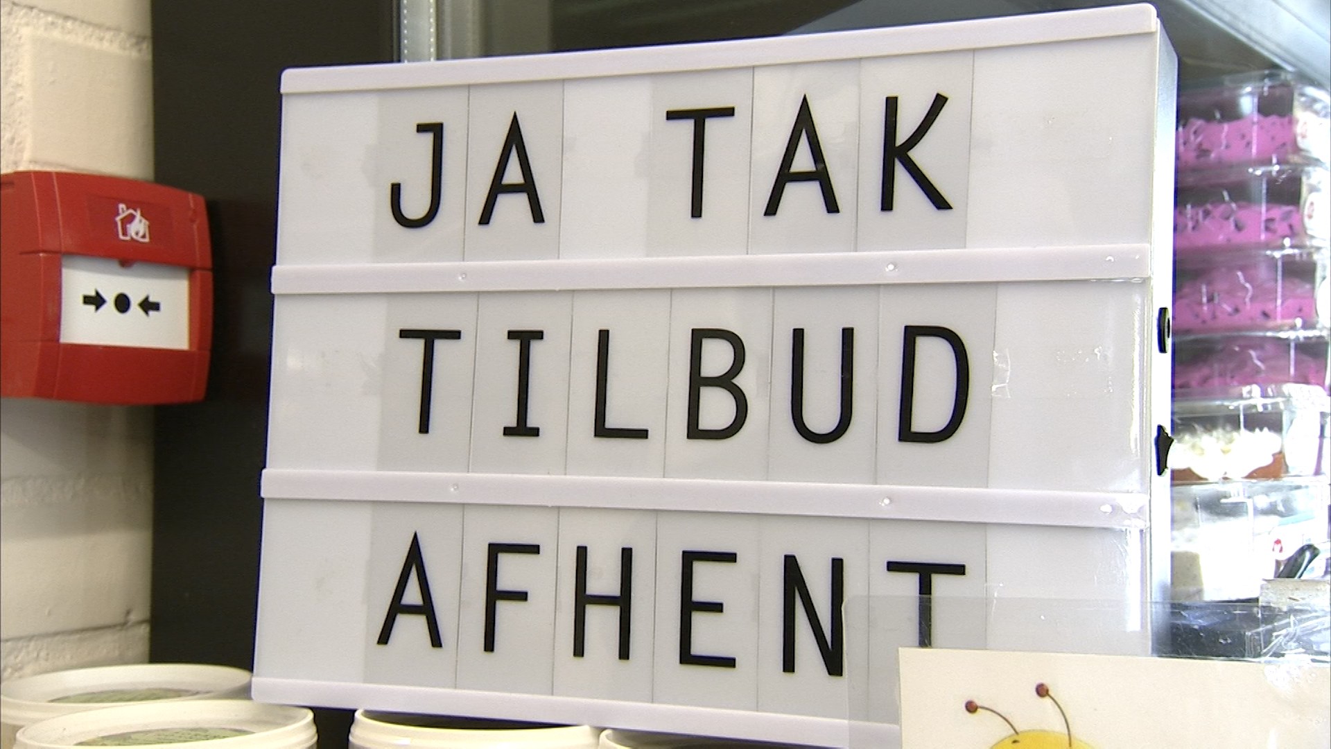 “JA TAK” på Facebook: Binder du dig – eller reserverer du bare?