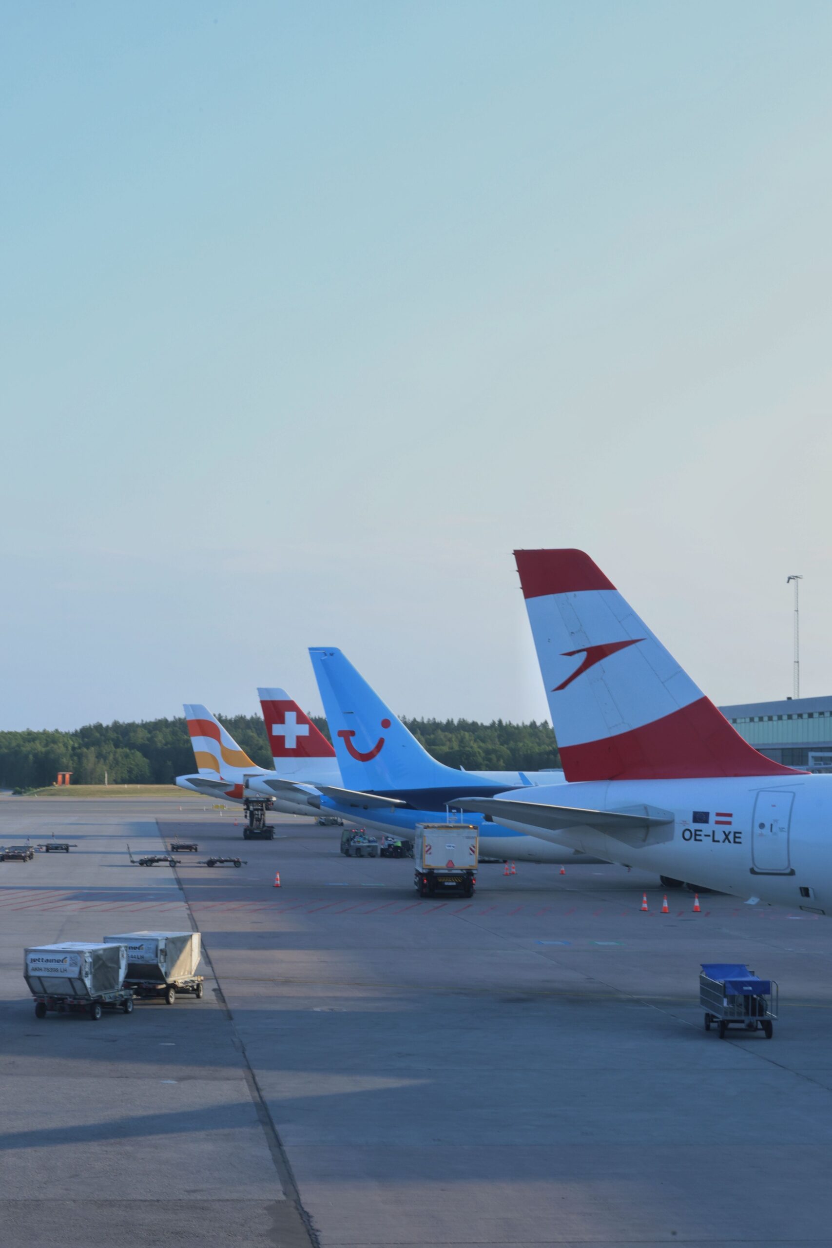 Flyforsinkelse i sommerferien: Sådan får du mad, hotel og op til 600 euro